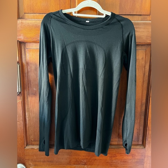 Lululemon Black Seamless Long Sleeve Top | Thumbholes Sweat Life size M - Picture 4 of 9